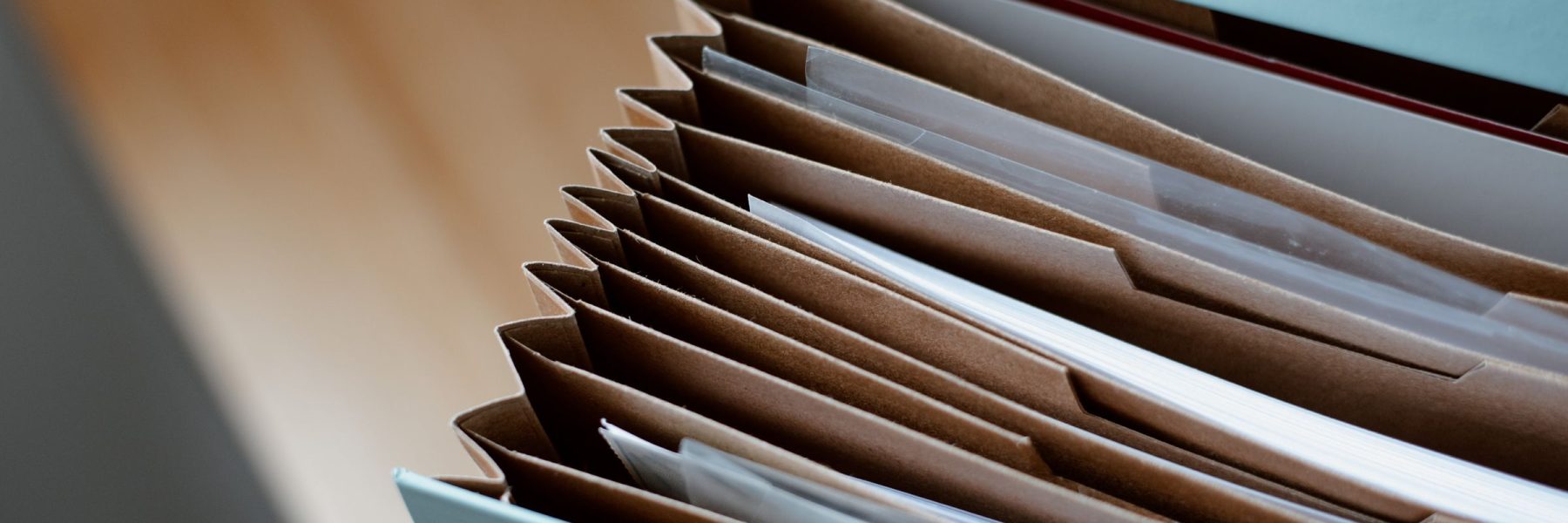 Confidential documents organised in a secure file wallet